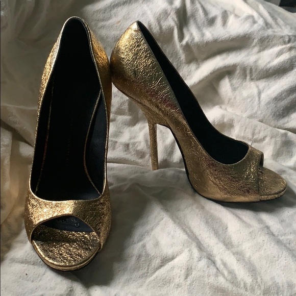 Giuseppe Zanotti Gold Metallic Open-Toe Pumps - Picture 1 of 7